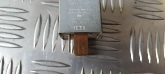 Volkswagen Golf IV Other relay 357911253 WL050237003