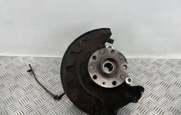 Volkswagen Tiguan Front wheel hub 5Q0407258C
