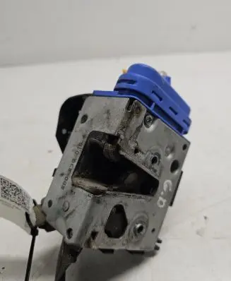Audi A4 S4 B5 8D Rear door lock 8D0839016A