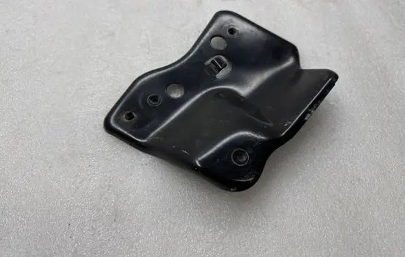 Ford Mustang VI Battery tray FR3B6316H002