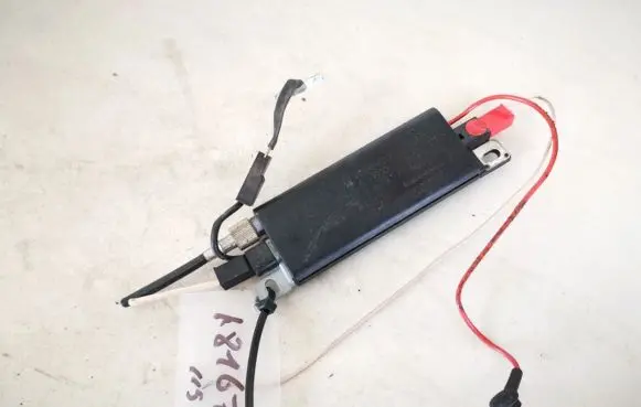 Audi A4 S4 B5 8D Antenna control unit 8d5035225