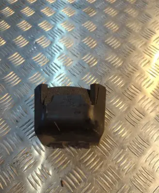 Audi A5 8T 8F Quarter panel pressure vent 8K0819161B