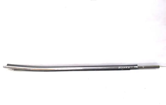 Toyota Hilux (AN120, AN130) Front door glass trim molding 