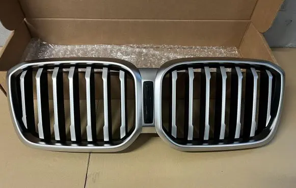 BMW X3 G01 Front bumper upper radiator grill 10627111