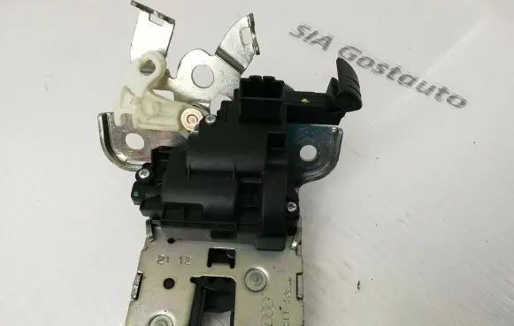 Audi A3 S3 8L Tailgate/trunk/boot lock/catch/latch 8R0827505