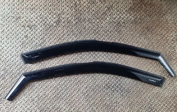 Dodge Durango III Front door wind deflector 