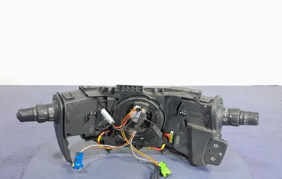 Renault Clio III Other switches/knobs/shifts 7701071888
