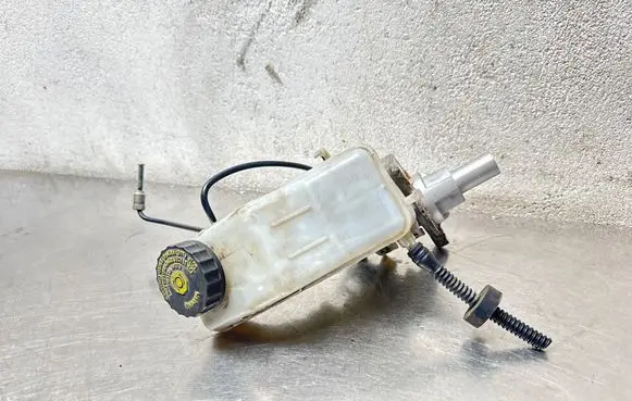 Opel Corsa D Brake fluid reservoir 0204051127