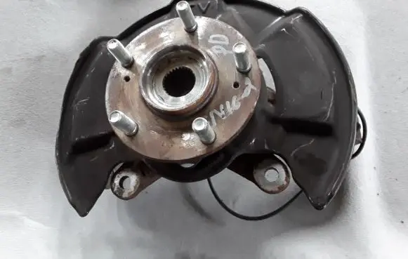 Honda Civic IX Front wheel hub