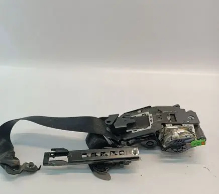 Mercedes-Benz C W204 Front seatbelt A2048604686 A2048601785