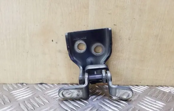 Ford Fusion Front door upper hinge