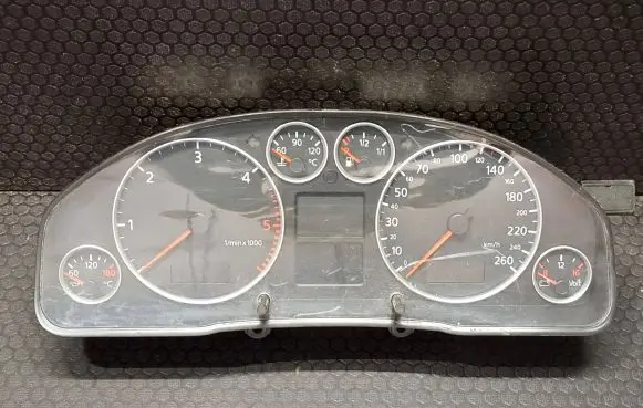 Audi A6 S6 C5 4B Speedometer (instrument cluster) 4B0920900Q