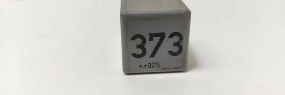Volkswagen PASSAT B5.5 Other relay 8D0951253A