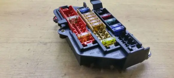 Audi A6 S6 C6 4F Fuse module 4F2971845A
