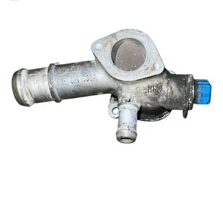 Volkswagen PASSAT B5 Engine coolant pipe/hose 038121133A