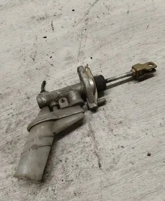 Suzuki Liana Clutch master cylinder