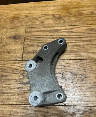 Opel Corsa D Gearbox mounting bracket 13185906