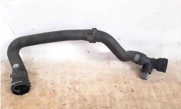 Porsche Macan (95B) Engine coolant pipe/hose 95B121109F