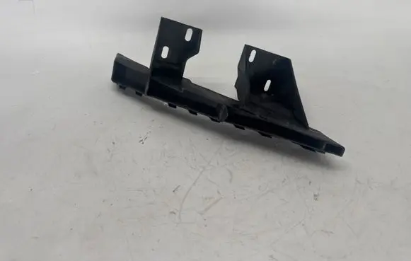 Audi Q7 4L Front bumper mounting bracket 4L0807333A