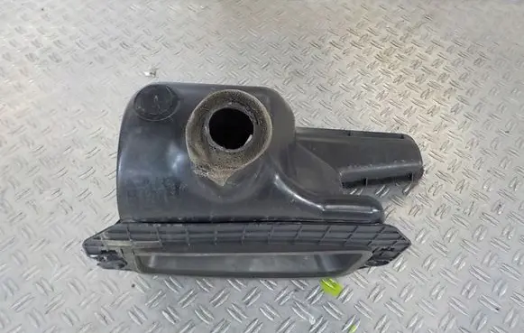 Jeep Grand Cherokee Intercooler air guide/duct channel