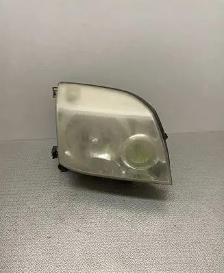 Nissan X-Trail T30 Headlight/headlamp 1375110202 1682
