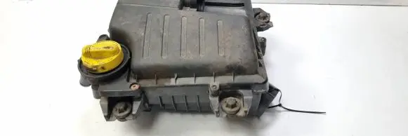 Renault Trafic II (X83) Air filter box 8200467321