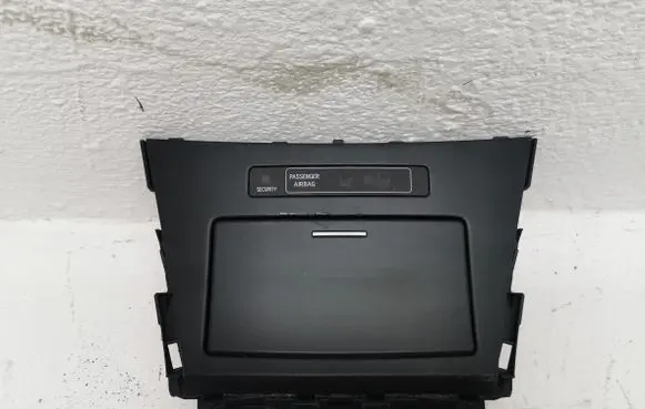 Toyota Avensis T270 Car ashtray 