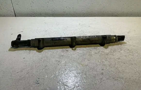 Volvo XC90 Fuel main line pipe 30622085 0445215015