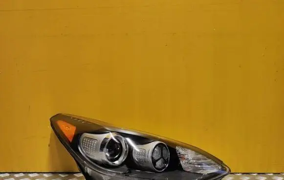 KIA Sportage Headlight/headlamp 92102-D9 1-KIASPORTAGE