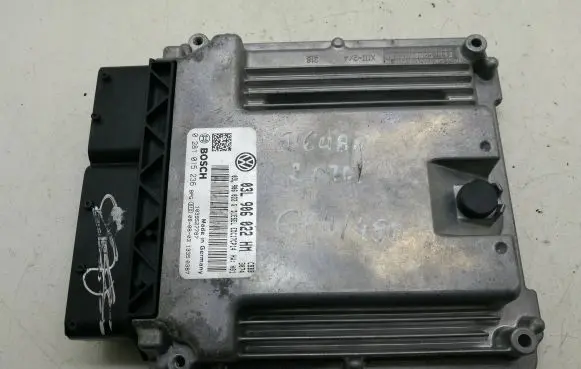 Volkswagen Tiguan Engine control unit/module 03L906022HM