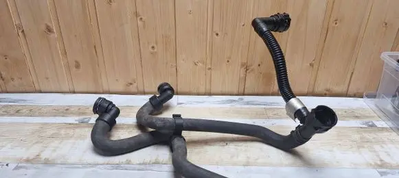 Opel Insignia A Engine coolant pipe/hose 13220138 565563697 55579265