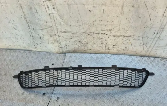 Lexus IS 220D-250-350 Front bumper lower grill 5311253010