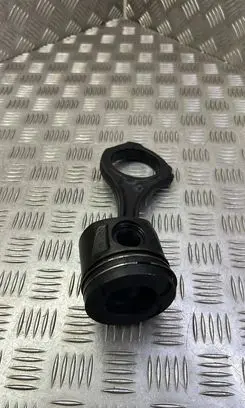 Mercedes-Benz E W212 Piston with connecting rod 6423080