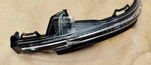 Audi Q7 4M Mirror indicator light 4M0949101A