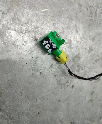 Volkswagen Golf VI Airbag deployment crash/impact sensor 5K0959351