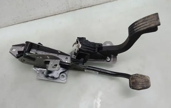 Ford Focus Pedal assembly 
