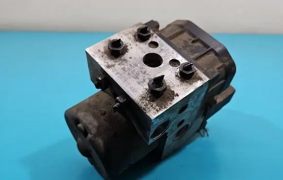 Volkswagen PASSAT B5.5 ABS Pump 0265216562 IMPRK1456935
