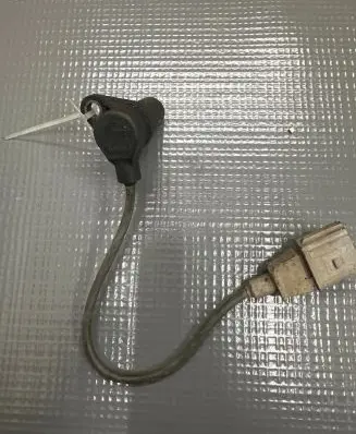 Audi Q7 4L Crankshaft position sensor 261210262