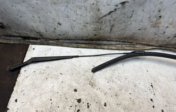 Volkswagen Golf V Front wiper blade arm 1K5955410B