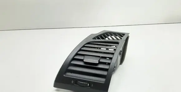 BMW 1 E82 E88 Dashboard side air vent grill/cover trim 7059187