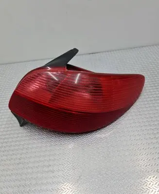 Peugeot 206 Rear/tail lights 2531D