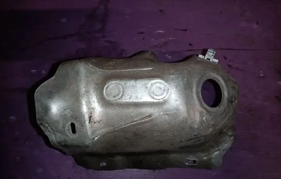 Opel Mokka X Exhaust heat shield 9809695280