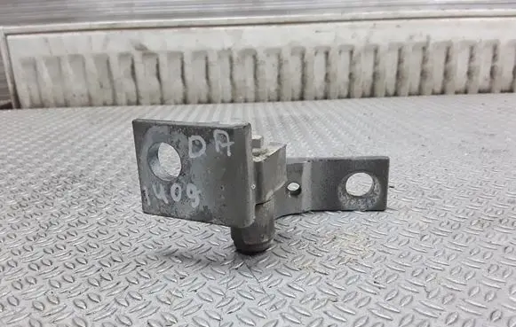 Fiat Grande Punto Front door lower hinge 