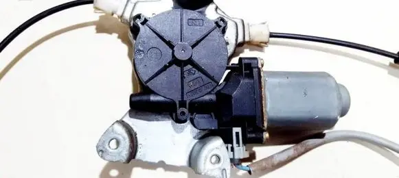 Nissan Almera N16 Front door window regulator motor 400601t2