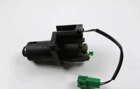 Saab 9-5 Front door lock (next to the handle) 
