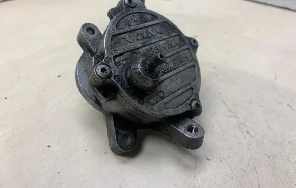 Volvo S80 Vacuum pump 08699237 010586