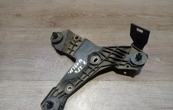 Volvo S60 Air filter cleaner box bracket assembly 30636575