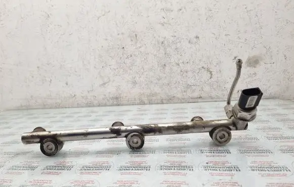 Audi Q7 4L Fuel main line pipe 03H133317B