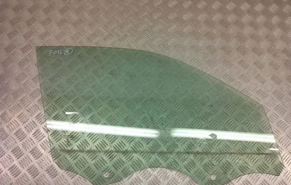 Opel Mokka X Front door window glass four-door