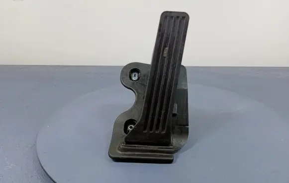 Mazda 3 II Accelerator throttle pedal GHP9-41600-C